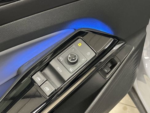 Used 2022 Volkswagen ID.4 Pro S image 29