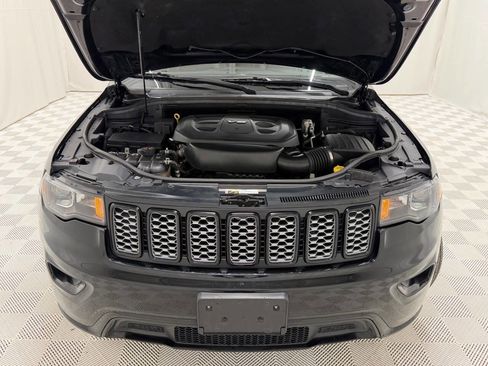 Used 2018 Jeep Grand Cherokee Altitude image 33