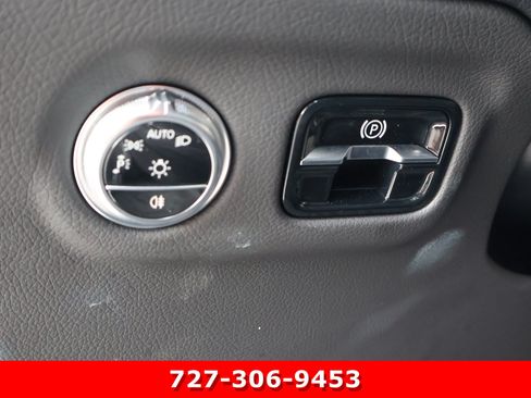 Certified 2023 Mercedes-Benz EQS 580 4MATIC SUV w/ Exclusive Trim Package image 24