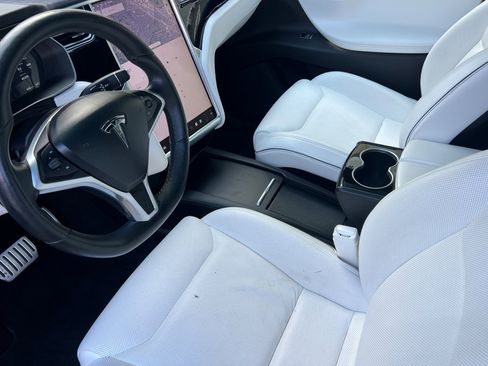 Used 2016 Tesla Model X P90D image 10