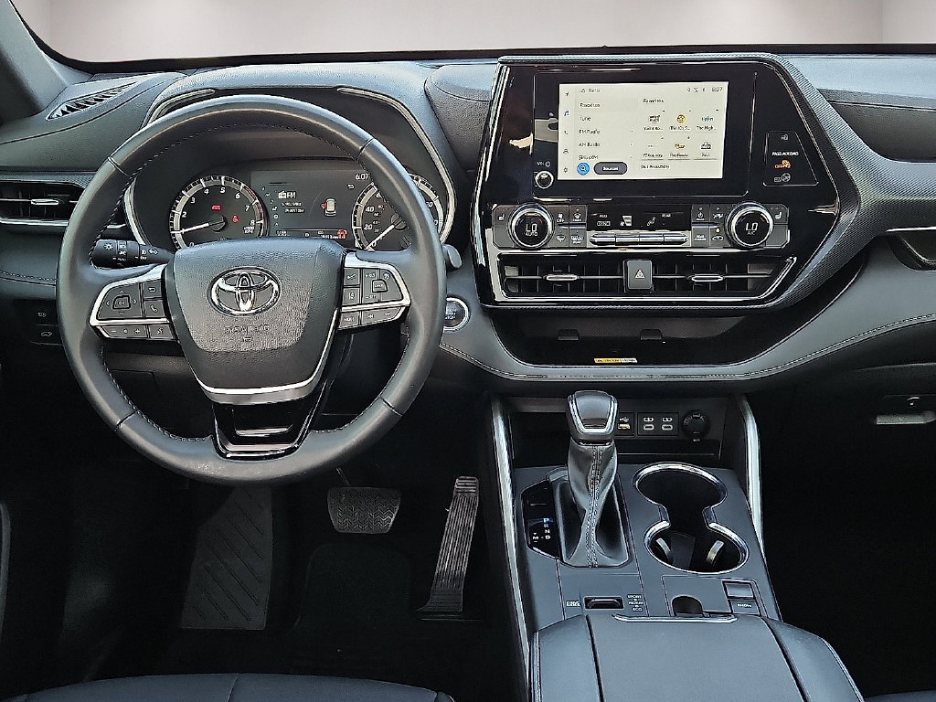 Used 2024 Toyota Highlander XSE FWD image 20