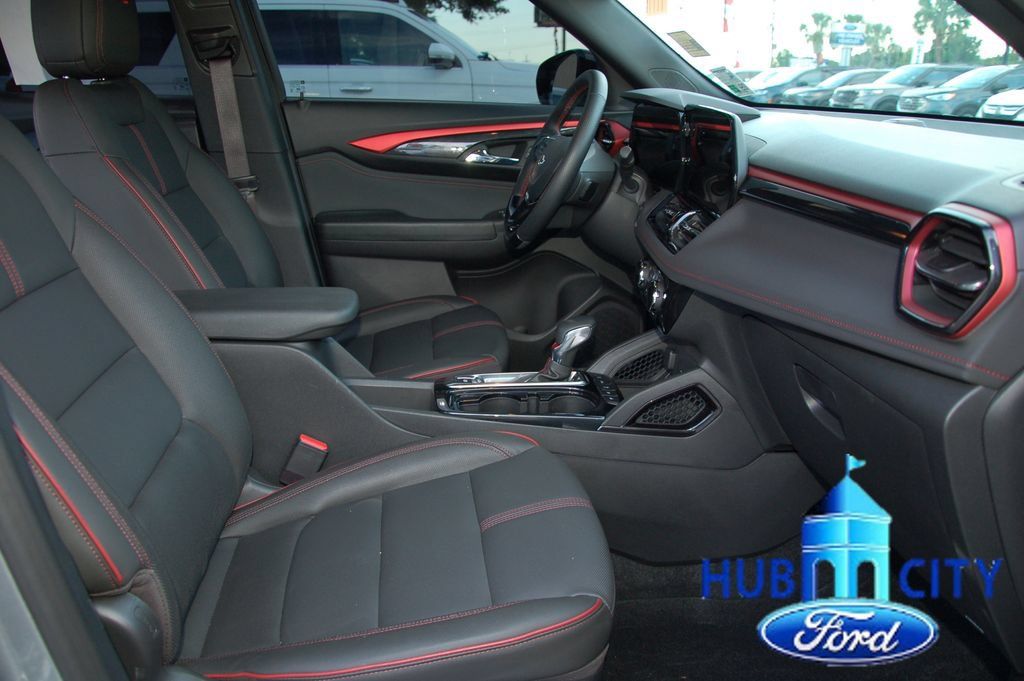 Used 2026 Chevrolet TrailBlazer RS FWD image 16