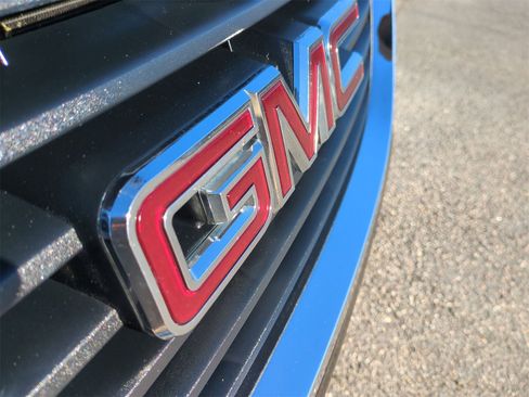 Certified 2011 GMC Yukon SLE image 30