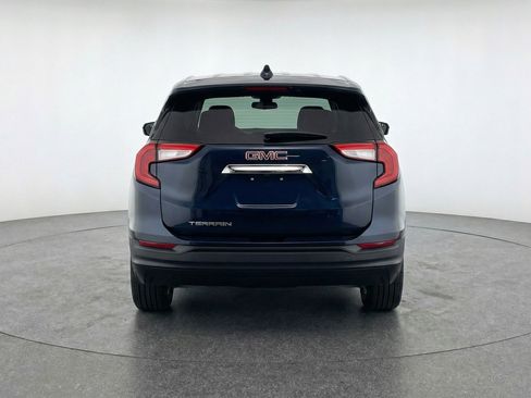 Used 2024 GMC Terrain SLE image 7