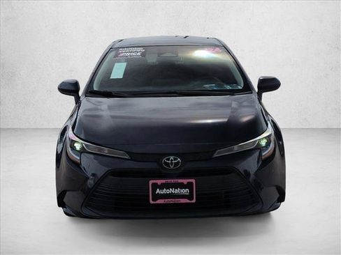 Used 2024 Toyota Corolla LE FWD image 2