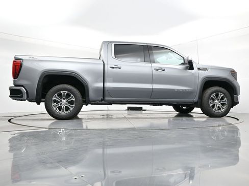 New 2026 GMC Sierra 1500 SLE image 24