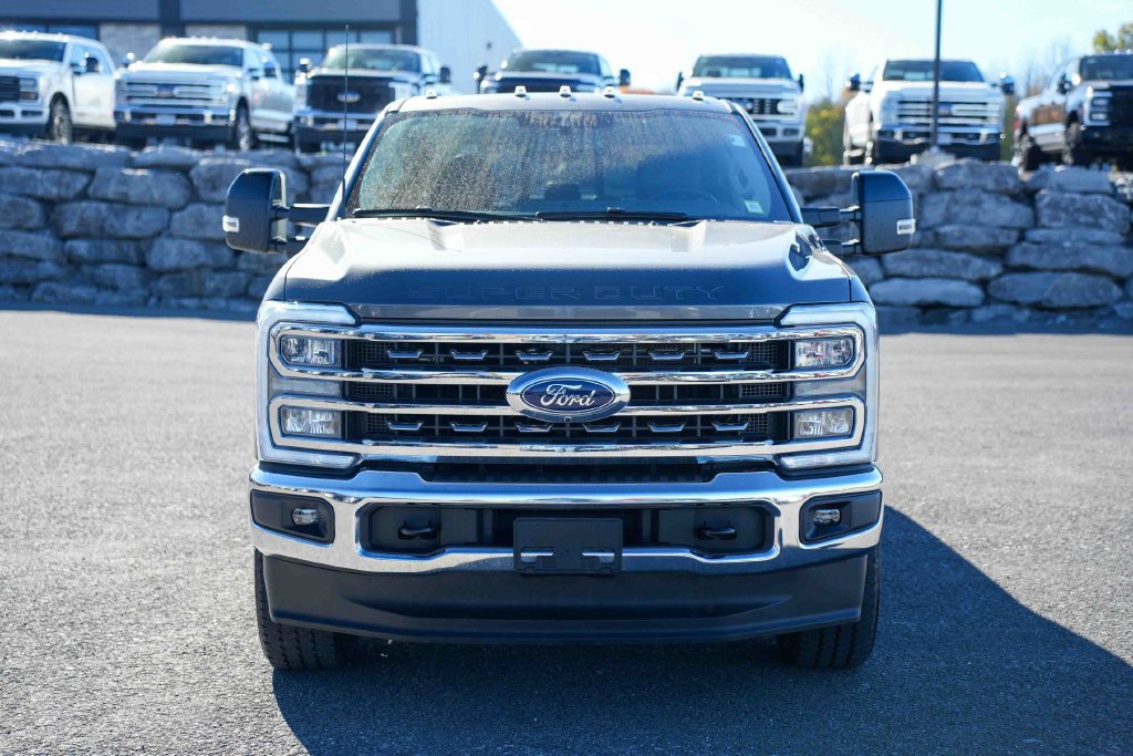 Used 2025 Ford F250 Lariat AWD/4WD image 2