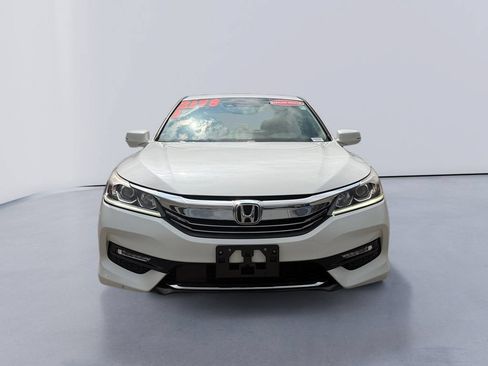 Used 2017 Honda Accord EX image 8