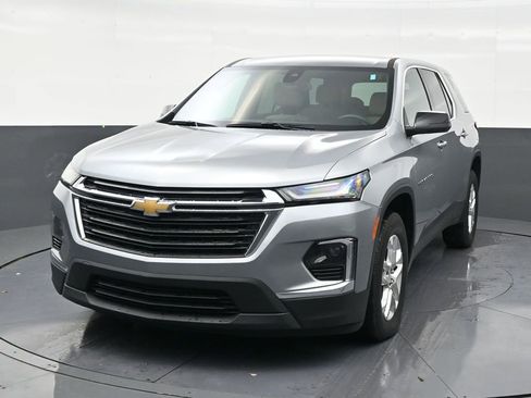 Used 2023 Chevrolet Traverse LS FWD image 8