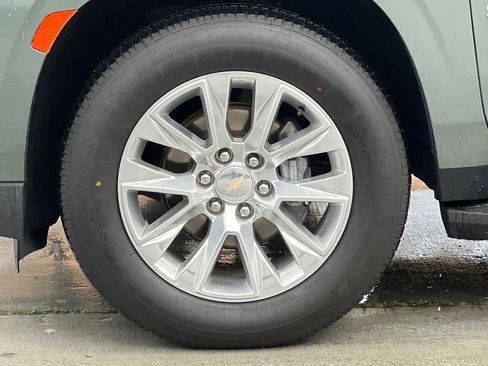 Used 2023 Chevrolet Suburban Premier image 28