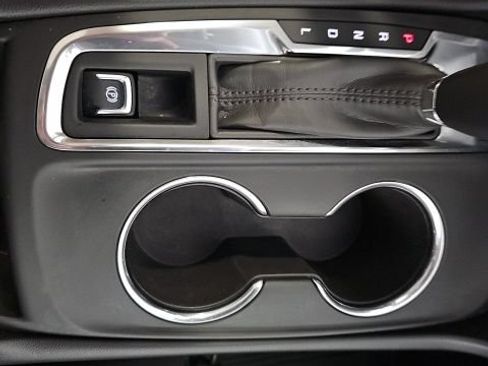 Used 2019 Chevrolet Equinox Premier w/ LPO, Floor Liner Package AWD/4WD image 31