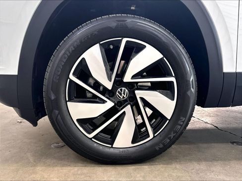 Used 2024 Volkswagen Atlas SE w/ Panoramic Sunroof Package AWD/4WD image 36