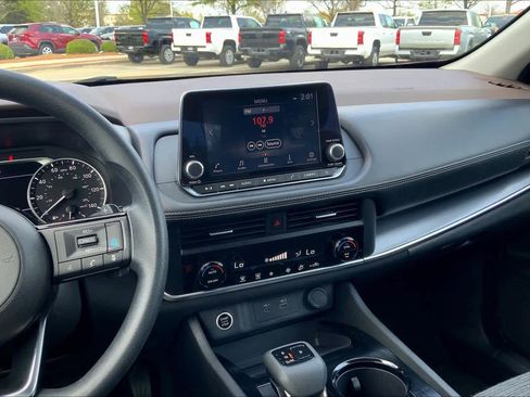 Used 2023 Nissan Rogue SV AWD/4WD image 7