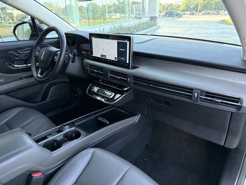 Certified 2023 Lincoln Corsair FWD w/ Equipment Group 101A image 22