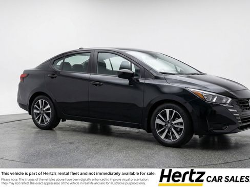 Used 2025 Nissan Versa SV image 1