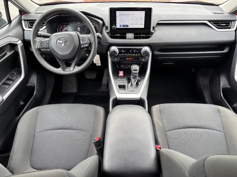Used 2025 Toyota RAV4 LE AWD/4WD image 15