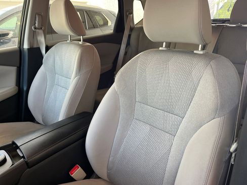 Used 2025 Nissan Rogue SV image 37