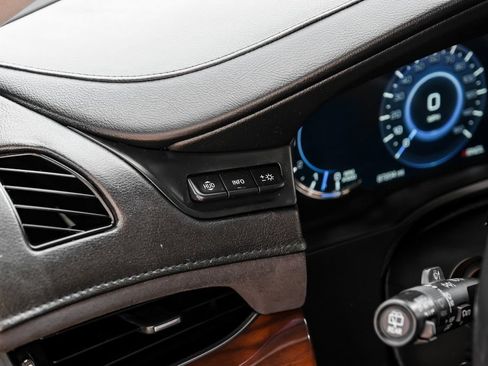 Used 2019 Cadillac Escalade ESV Premium Luxury RWD image 29