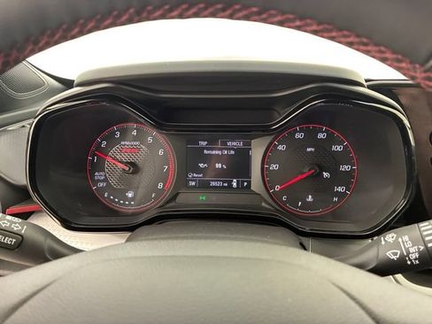 Used 2024 Chevrolet Trax RS FWD image 25