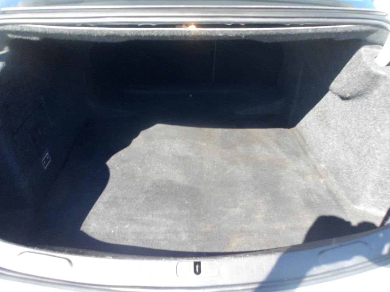 Used 2018 Chevrolet Impala LT FWD image 13