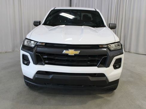 Used 2024 Chevrolet Colorado LT w/ LT Convenience Package AWD/4WD image 23