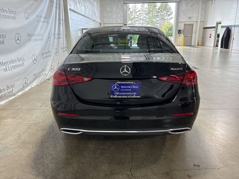 Used 2025 Mercedes-Benz C 300 4MATIC Sedan image 4
