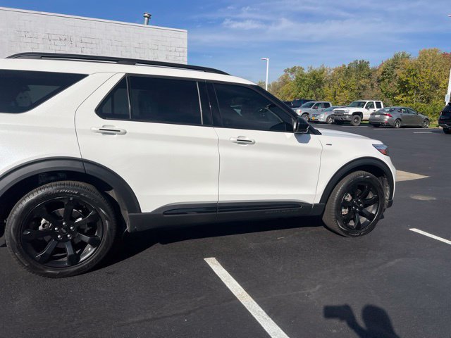 Used 2023 Ford Explorer ST-Line w/ Class IV Trailer Tow Package AWD/4WD image 7