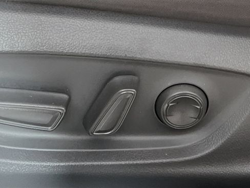 Used 2018 Toyota Camry LE image 16