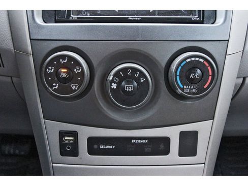 Used 2013 Toyota Corolla LE image 27