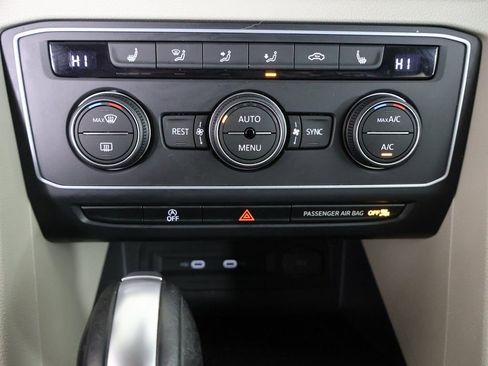 Used 2021 Volkswagen Atlas SE w/ Panoramic Sunroof Package image 5