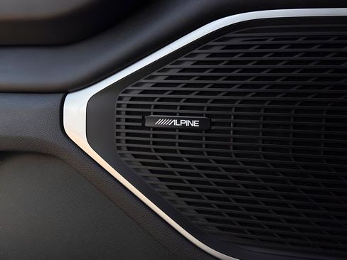 Used 2023 Jeep Wagoneer 4WD w/ Premium Group I image 19