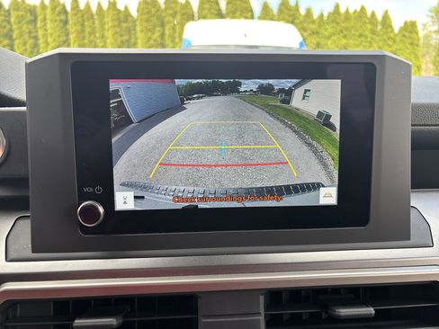 Certified 2025 Toyota 4Runner SR5 AWD/4WD image 27