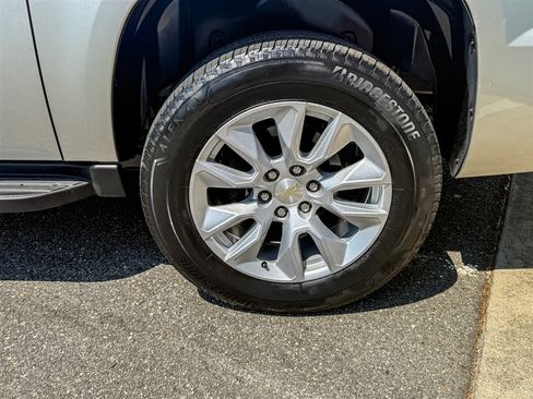 Used 2010 Chevrolet Avalanche LT w/ Luxury Package RWD image 17