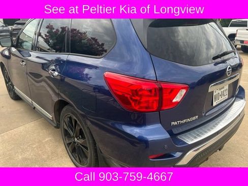 Used 2017 Nissan Pathfinder Platinum FWD image 6