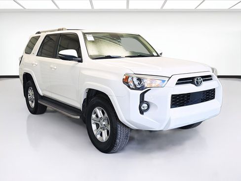 Used 2023 Toyota 4Runner SR5 Premium image 3