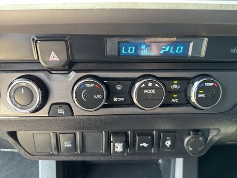 Used 2023 Toyota Tacoma TRD Off-Road image 36