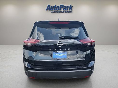 Used 2025 Nissan Rogue SV AWD/4WD image 6