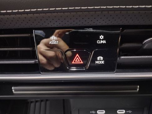 New 2026 Volkswagen Atlas SE image 33