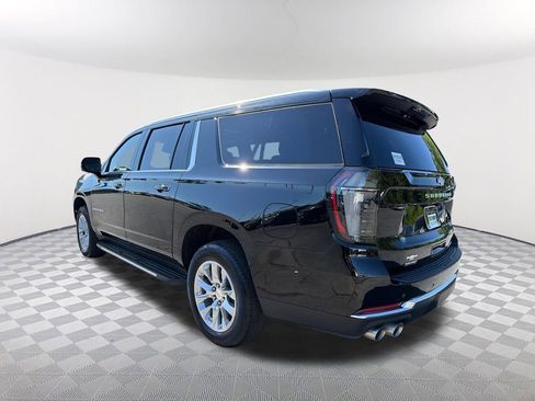 Used 2025 Chevrolet Suburban Premier w/ Sun And Tow Package RWD image 7