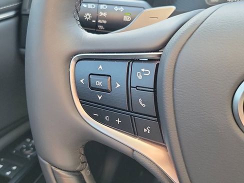 Used 2023 Lexus ES 300h w/ Luxury Package image 24