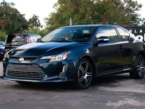 Used 2015 Scion tC Hatchback Coupe 2D image 2