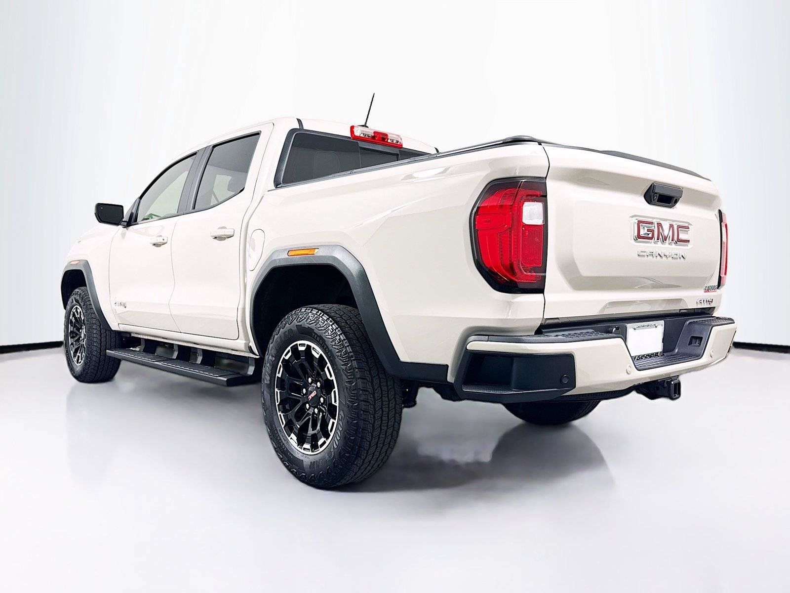 Used 2026 GMC Canyon AT4 AWD/4WD image 28