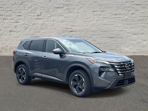 Used 2025 Nissan Rogue SV AWD/4WD image 6