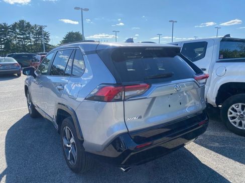 Used 2025 Toyota RAV4 SE w/ Weather & Moonroof Package AWD/4WD image 5