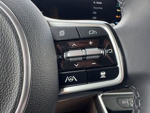 Used 2026 Kia Carnival EX FWD image 17