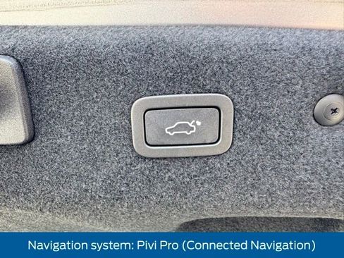 Used 2021 Jaguar XF R-Dynamic SE image 8