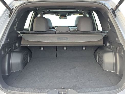 Used 2025 Subaru Forester Premium AWD/4WD image 21