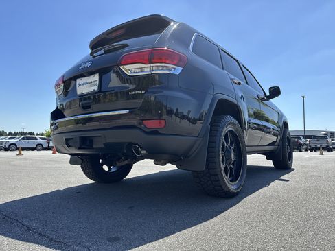 Used 2020 Jeep Grand Cherokee Limited w/ Trailer Tow Group IV image 10