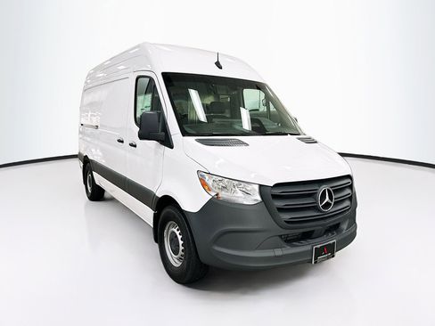 Used 2025 Mercedes-Benz Sprinter 2500 image 1