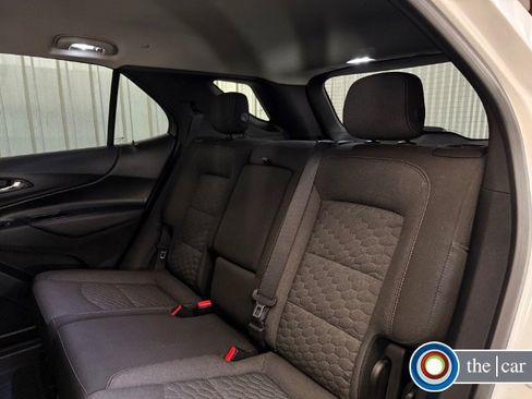 Used 2018 Chevrolet Equinox LT image 19